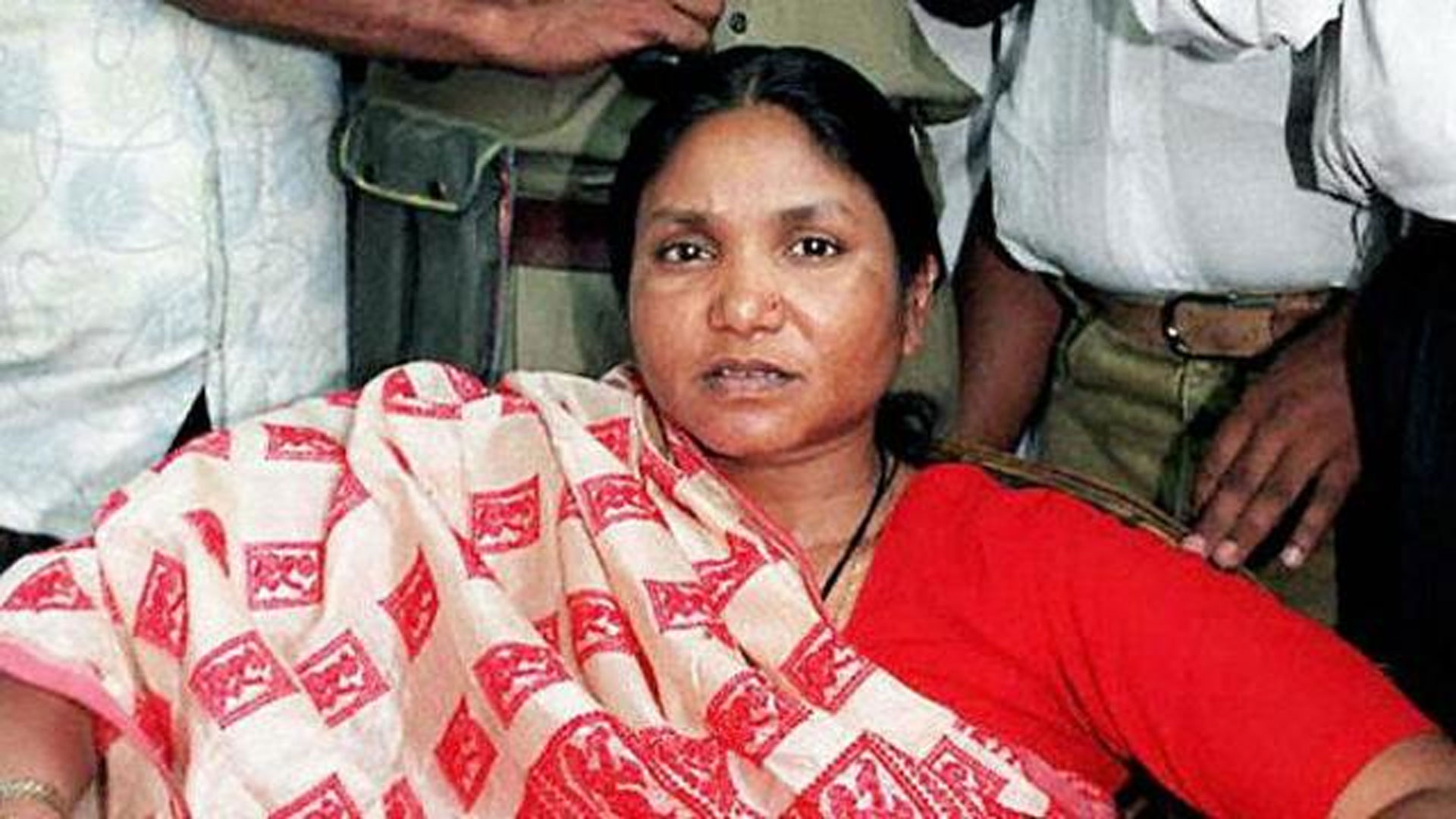 ফুলন দেবীর হাতে ২০ ঠাকুর খুন: ৪৩ বছর পর রায় ঘোষণা