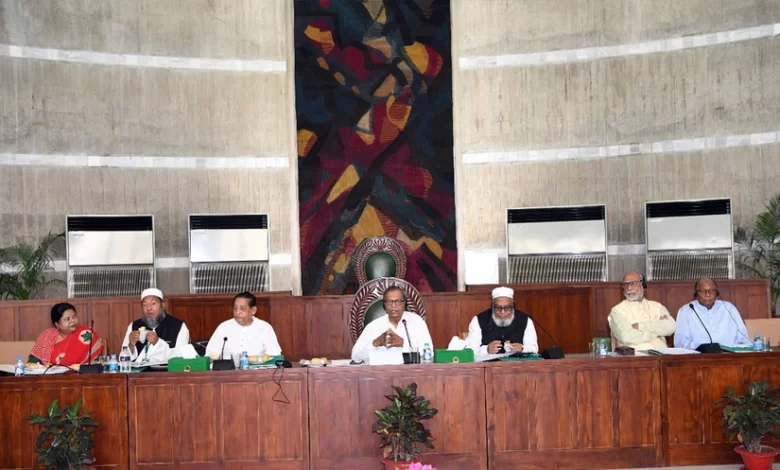 তরুণ প্রজন্মের জনপ্রিয় জুটি তাহসান খান ও রাফিয়াত রশীদ মিথিলা। দীর্ঘদিনের প্রেমের পর ২০০৭ সালের ৩ আগস্ট বিবাহ বন্ধনে আবদ্ধ হয়েছিলেন তারা। এক ছাদের নিচে ১১ বছর সংসারের পর ভক্তদের হতাশ করেন তারা। ২০১৭ সালের মে মাসে সাংসারিক জীবনের ইতি টেনে আনুষ্ঠানিকভাবে বিচ্ছেদের ঘোষণা দেন। তবে নতুন খবর হচ্ছে, তাহসান-মিথিলার ভক্তদের সেই কষ্ট কিছুটা হলেও দূর হতে চলেছে। আবারও এক হচ্ছেন দুই তারকা। তবে দাম্পত্য জীবনে নয়, একটি ওয়েব সিরিজে। সাত পর্বের এই সিরিজের নাম ‘বাজি’। যেখানে তাহসানকে দেখা যাবে একজন ক্রিকেটারের ভূমিকায়। মিথিলা অভিয়ন করবেন সাংবাদিক চরিত্রে।