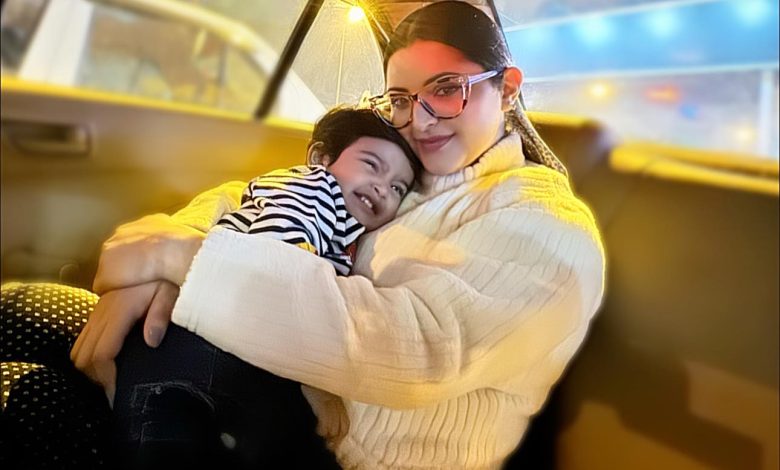 সন্তান জন্মের দুই বছর পর বেবিবাম্প দেখাতে হাজির হইনি