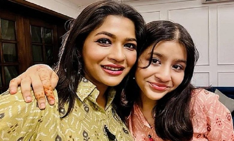 দেশে সন্তানের ‘পূর্ণ অভিভাবকত্ব’ পাওয়া প্রথম মা বাঁধন