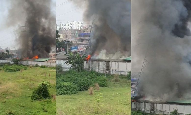 হাজারীবাগে বস্তিতে আগুন