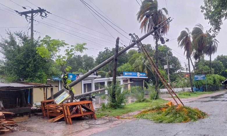বিদ্যুৎ ও ইন্টারনেট বিহীন কক্সবাজার জেলাবাসী