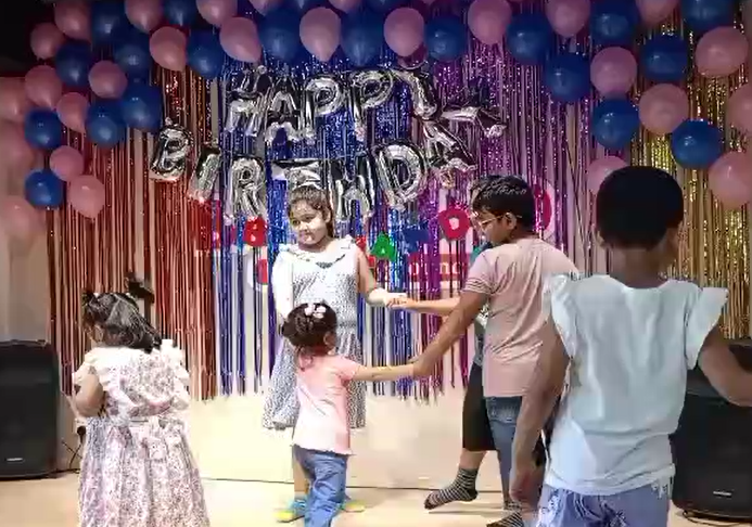 বাবুল্যান্ডের প্রতিষ্ঠাবার্ষিকী