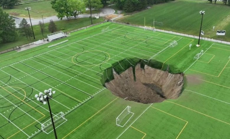 হঠাৎ করে ফুটবল মাঠে সৃষ্টি হলো ৩০ ফুট বিশাল গর্ত