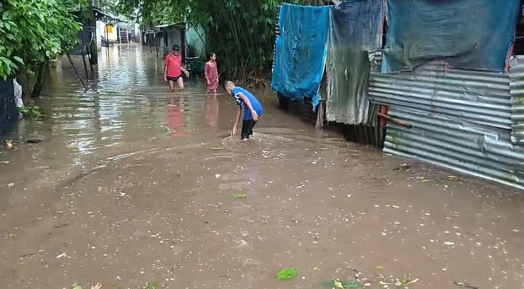 সিলেটে ৩ ঘণ্টায় ৫৫ মিমি বৃষ্টি, ডুবছে নতুন এলাকা