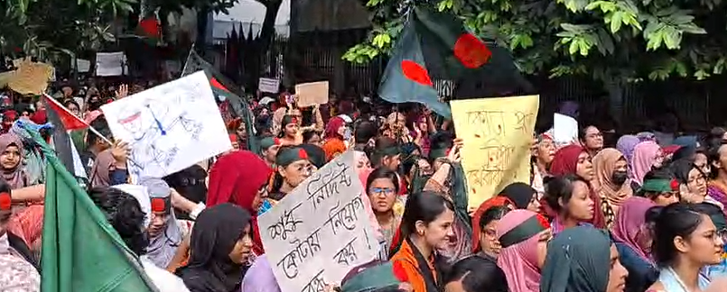 কোটাবিরোধী আন্দোলন: সড়ক-মহাসড়কে শিক্ষার্থীদের 'বাংলা ব্লকড'