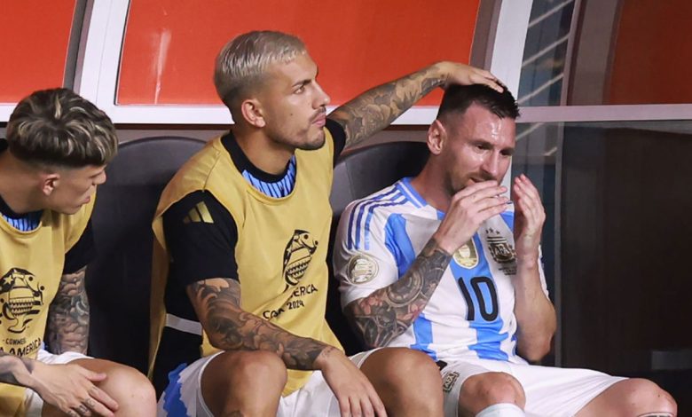 অনির্দিষ্টকালের জন্য মাঠের বাইরে মেসি