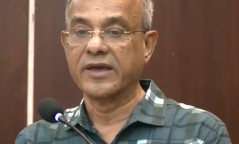 রাস্তায় বসতে পারবে না দোকানপাট: স্বরাষ্ট্র উপদেষ্টা