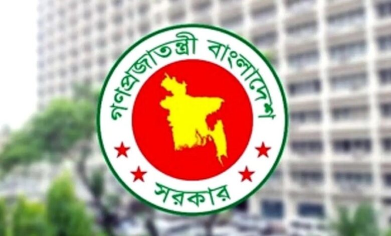 প্রতিবছর ৫ আগস্টকে ‘জুলাই গণঅভ্যুত্থান দিবস’ হিসেবে ঘোষণা করেছে অন্তর্বর্তীকালীন সরকার। এ দিন সারাদেশে সাধারণ ছুটি থাকবে। বুধবার (২ জুলাই) মন্ত্রিপরিষদ বিভাগের অতিরিক্ত সচিব মোহাম্মদ খালেদ হাসানের স্বাক্ষরিত জারিকৃত এক প্রজ্ঞাপনে এ তথ্য জানানো হয়। প্রজ্ঞাপনে বলা হয়েছে, সরকার প্রতিবছর ৫ আগস্ট 'জুলাই গণঅভ্যুত্থান দিবস' (সাধারণ ছুটিসহ) হিসেবে ঘোষণা করেছে এবং উক্ত তারিখ 'জুলাই গণঅভ্যুত্থান দিবস' হিসেবে পালনের নিমিত্ত জাতীয় ও আন্তর্জাতিক দিবস পালন সংক্রান্ত মন্ত্রিপরিষদ বিভাগের ২১ অক্টোবর ২০২৪ তারিখের ০৪.০০.০০০০.৪১৬.২৩.০০২.১৭.৬১৪ সংখ্যক পরিপত্রের 'ক' শ্রেণিভুক্ত দিবস হিসেবে অন্তর্ভুক্ত করার সিদ্ধান্ত গ্রহণ করেছে।