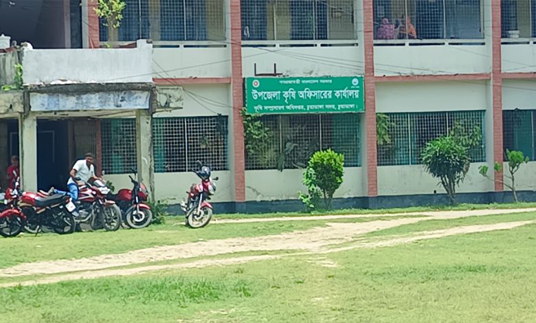 চুয়াডাঙ্গায় কৃষকের প্রণোদনার ৫৪ বস্তা সার চুরি, তদন্তে ৩ সদস্যের কমিটি