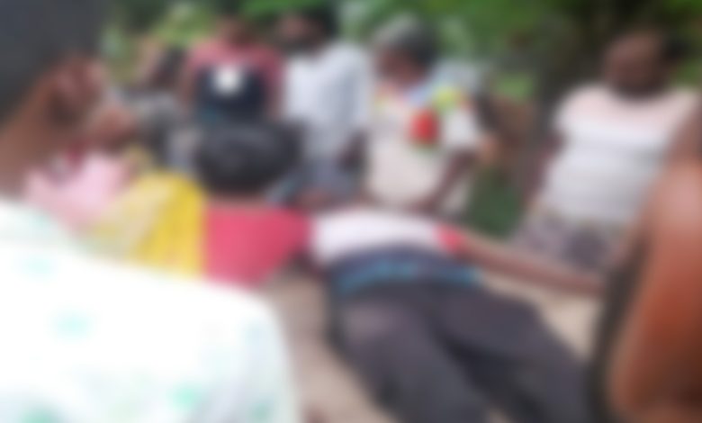 নাচোলে বিদ্যুৎস্পৃষ্ট হয়ে আদিবাসী যুবকের মর্মান্তিক মৃত্যু